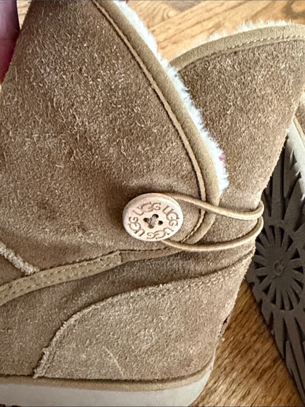 UGG Kids Chestnut Suede Button-Detail Boot